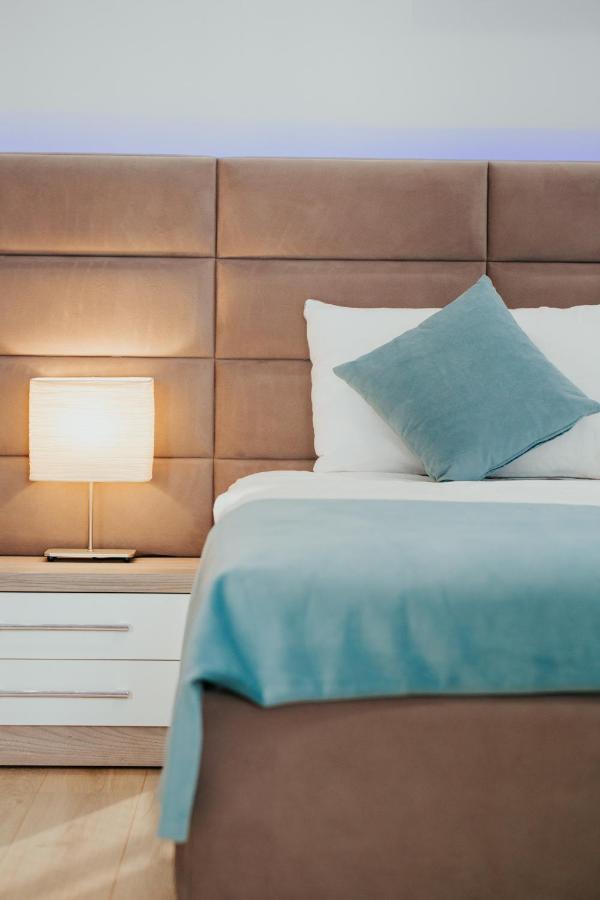 Color Apartments Corneliu Coposu 1A Street 布加勒斯特 外观 照片
