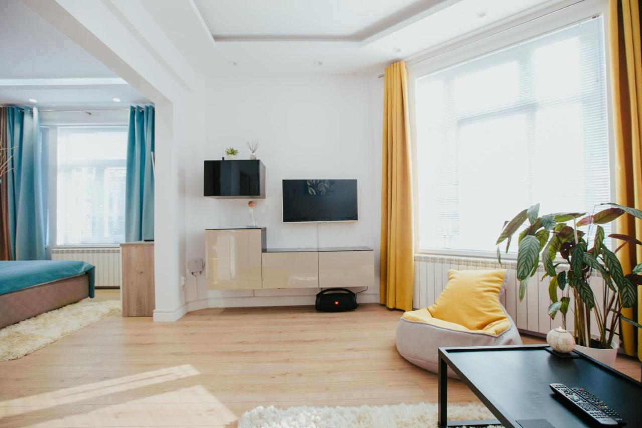 Color Apartments Corneliu Coposu 1A Street 布加勒斯特 外观 照片